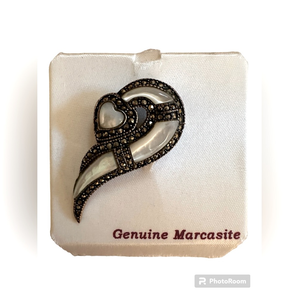 GENUINE WOMENS MARCASITE HEART PIN BROACH PENDENT MOTHER OF PEARL SILVER
